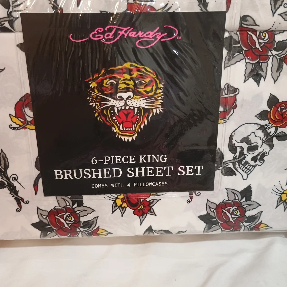 New {Ed Hardy} White & Vibrant Red 6-Piece King Brushed Sheet Set